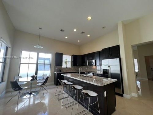 8507 39th Ct, Hollywood FL  33024-5045 exterior