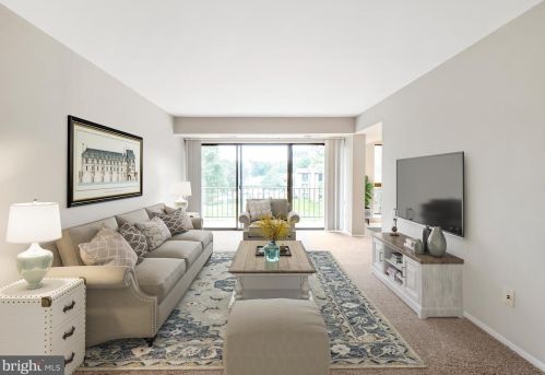 2058 Royal Fern Ct, Herndon, VA 20191-2058