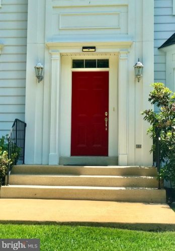 9021 Advantage Ct, Springfield, VA 22015-4902