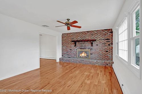 29 Longpoint Dr, Bricktown NJ  08723-7513 exterior