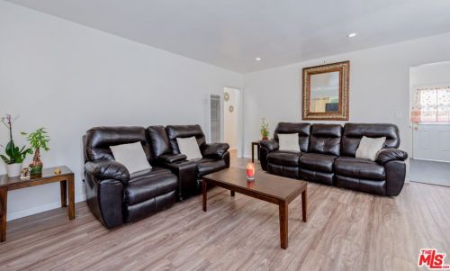 9658 Wampler St, Pico Rivera, CA 90660-3661
