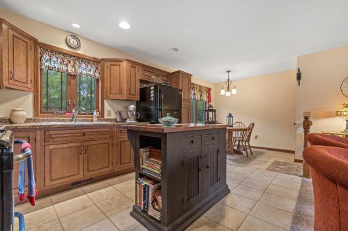 4958 Bayfield Dr, Waterford WI  53185-3376 exterior