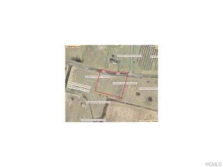 15 Harcourt Cosman Dr, Newburgh, NY 12550-8017