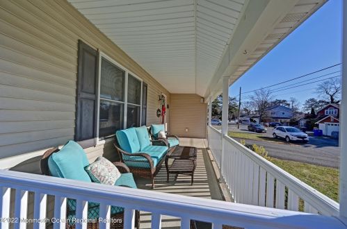 982 Linden Ave, Bricktown, NJ 08723-6144