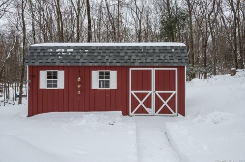 56 Great Ring Rd, Sandy Hook CT 06482-1605 exterior