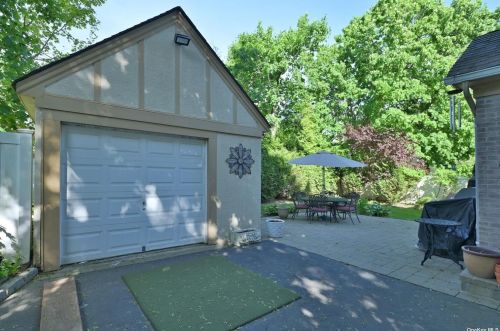 50 Burton Ave, Woodsburgh NY  11598-1750 exterior