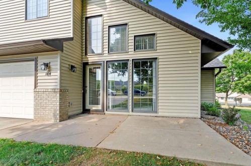 1404 Cottage Dr, Stillwater, MN 55082-5960