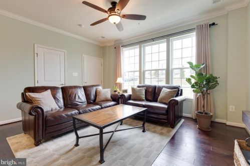 7586 Brunson Cir, Gainesville VA  20155 exterior