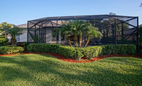 1722 Mockingbird Dr, Fort Pierce FL  34986-2049 exterior