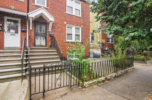 1912 Mulford Ave, Bronx, NY 10461-4009