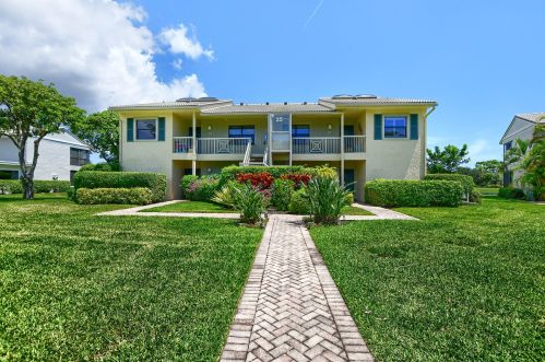 25 Eastgate Dr, Boynton Beach, FL 33436-6802