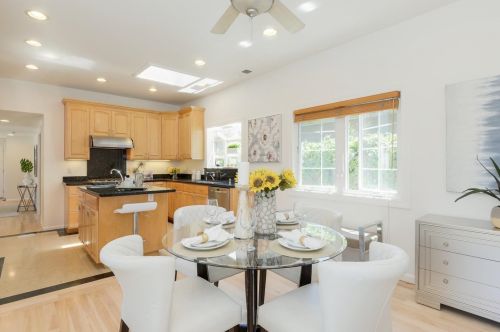 2110 Hanover St, Palo Alto CA  94306-1244 exterior