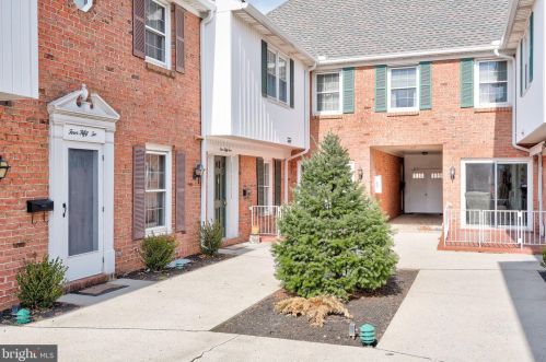 452 Chocolate Ave, Swatara, PA 17033-1323
