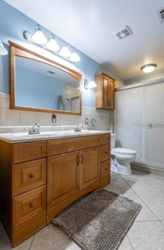 707 Shore Dr, Oldsmar FL  34677-4305 exterior