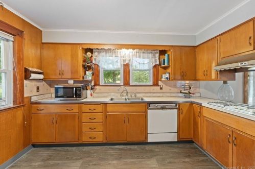 141 Rte 12, Norwich CT  06365-8335 exterior