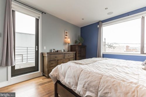 310 Fairmount Ave, Philadelphia PA  19123-2931 exterior