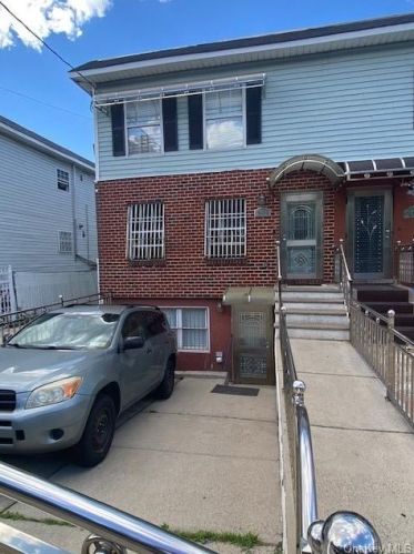 2059 Lacombe Ave, Bronx, NY 10473-1833
