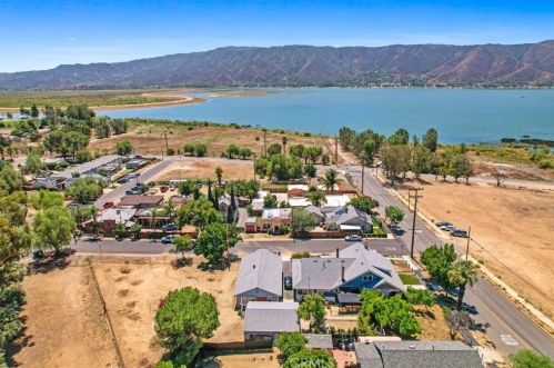 228 Spring St, Lake Elsinore CA  92530-4103 exterior