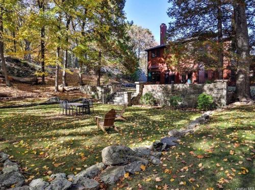 18 Patterson Brook Rd, Tuxedo Park NY  10987-4121 exterior