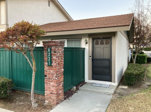 8221 Ginnis Grn, Buena Park, CA 90621-1303