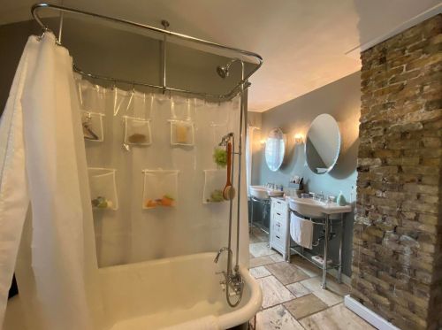 3063 Superior St, Milwaukee WI 53207-3064 exterior