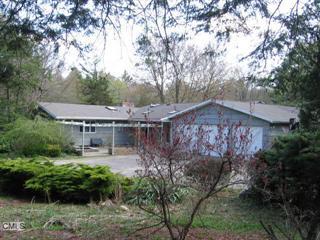 12 Sunbrook Rd, New Haven, CT 06525-1833