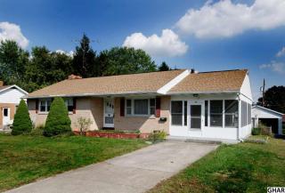 1911 Douglas Dr, Carlisle PA  17013-1019 exterior