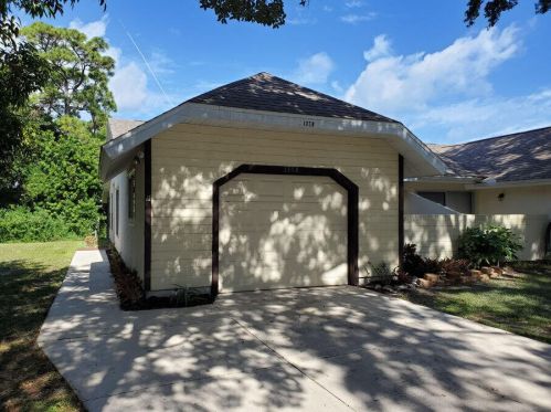 1358 Rivergreen Cir, Fort Pierce, FL 34952-4131