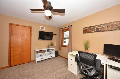 3329 89, Milwaukee WI 53227-4525 exterior