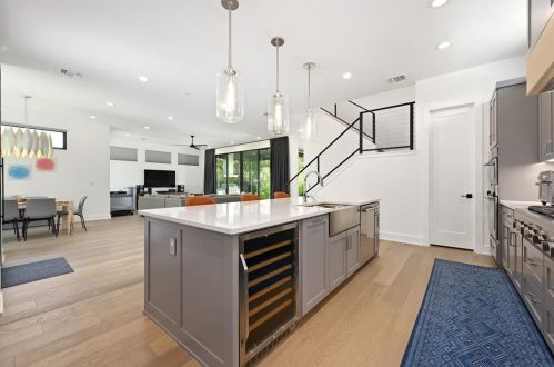 2019 Brentwood St, Austin TX  78752-4105 exterior