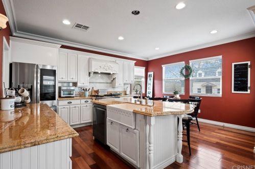 28423 Connick Pl, Santa Clarita CA  91350-1991 exterior