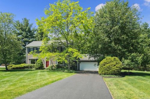 11 Greenhaven Rd, Tompkins Corners NY  10579-3303 exterior