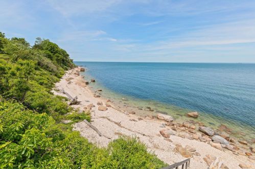 44 Sound Dr, Greenport NY  11944-1007 exterior