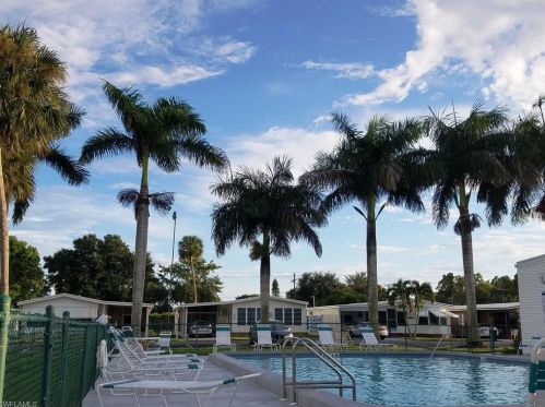 11 Zircon Dr, Naples, FL 34114-8251
