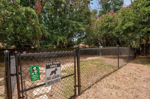 6700 Cooper Ln, Austin TX 78745-3100 exterior