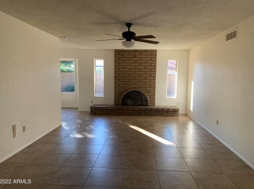 17634 2nd St, Phoenix AZ  85022-1804 exterior