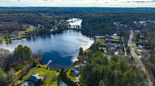 4 Walnut Ter, Salem, NH 03079-2445