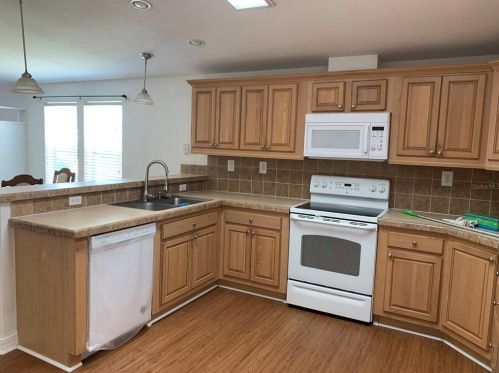 7275 Mount Fairfield Rd, Saint Petersburg, FL 33702-6023