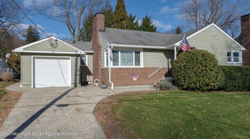81 Woodbine Ave, Little Silver, NJ 07739-1312