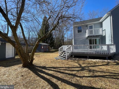 70 Lakeside Dr, Collegeville PA  19426-4109 exterior