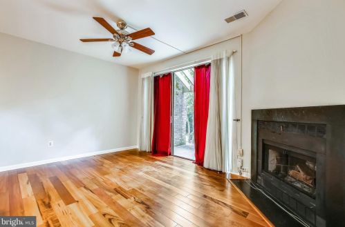 11220 Beaver Trail Ct, Herndon VA  20191-4352 exterior