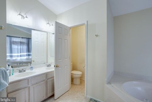 218 Harrogate Dr, Lumberton Township NJ  08048-5050 exterior