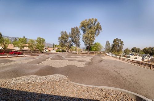 19515 Palomar St, Lake Elsinore CA  92530-6393 exterior