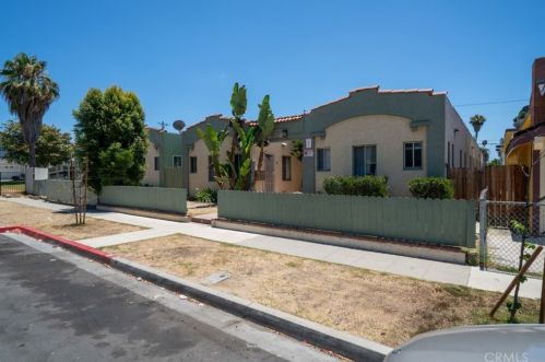 2652 15th St, Long Beach, CA 90804-1438