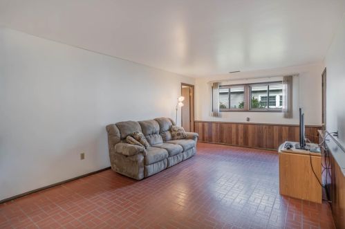 7498 Bigger St, Gary IN  46410-4343 exterior