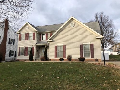 223 Clen Moore Blvd, New Castle, PA 16105-2141