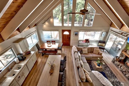 2464 Bernice Ln, South Lake Tahoe CA  96150-7215 exterior