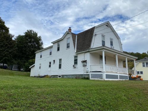 11 Melrose St, Unity, NH 03743-2035