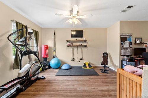 42064 Pine Needle St, Temecula CA  92591-7915 exterior