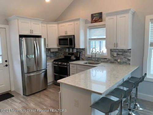 120 Bayview Dr, Lavallette, NJ 08735-1205